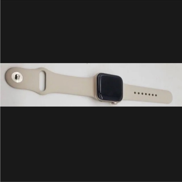 Apple Watch SE second gen - Picture 1 of 5